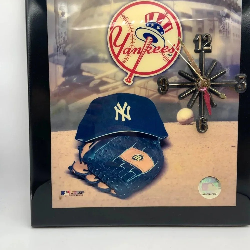 Photo File 2005 New York Yankees Wall Hanging Clock 12